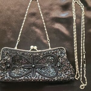 Elegant Black Beaded Clutch with Frame Closure